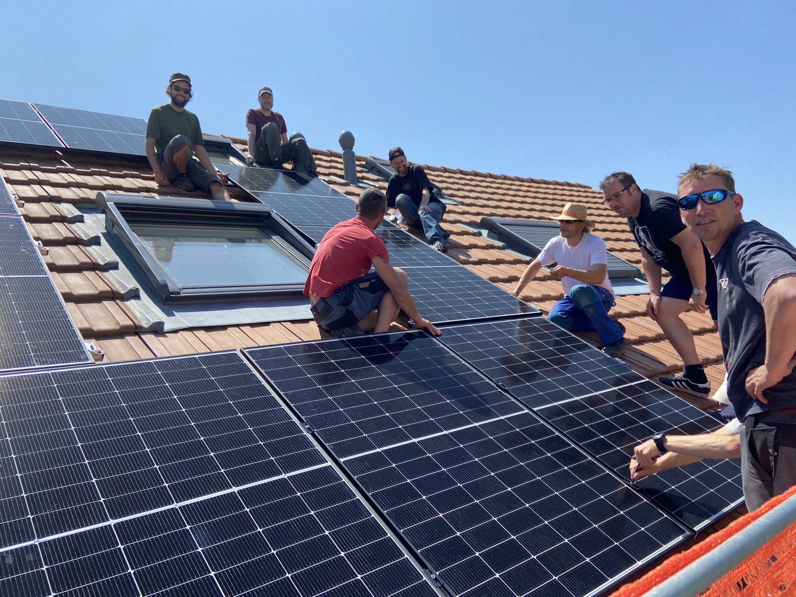 Via Costa di Fuori, Brissago - 3.1 kWc - Tuiles - Ajouté - 7 x Jinko Tiger Neo 54 - Off-Grid ESB 6kW-24
