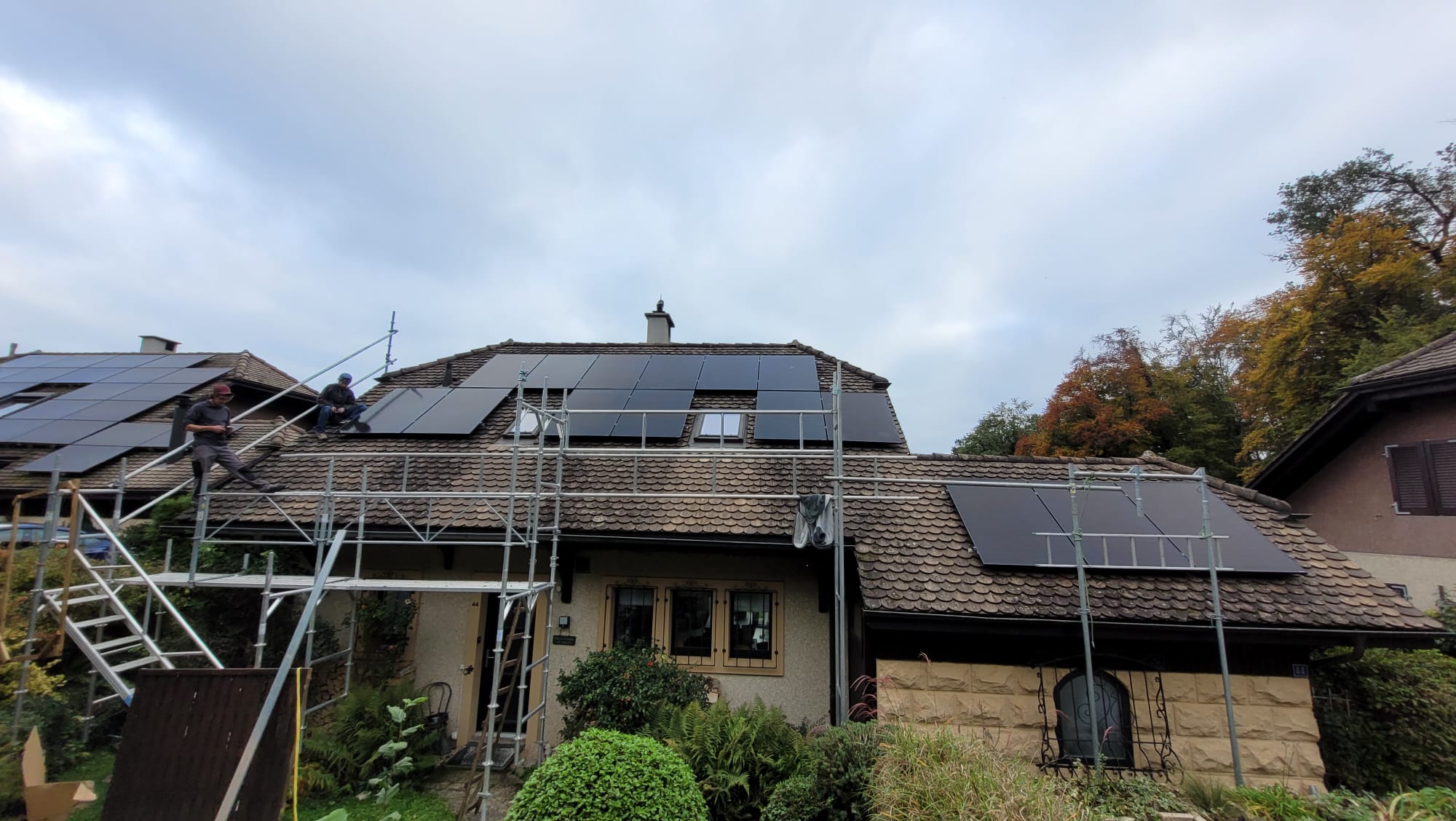 Chemin de Charcottet, Bevaix - 12.3 kWc - Tuiles - Ajouté - 28 x IBC MonoSol 440 MS10-HC-N - Fronius Symo Advanced 12.5-3-M